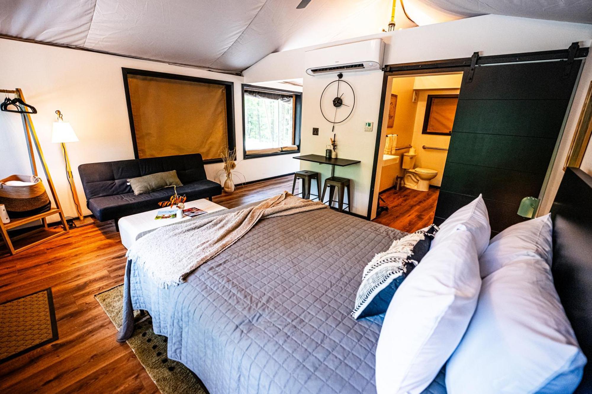 Starlight Haven Hotel *