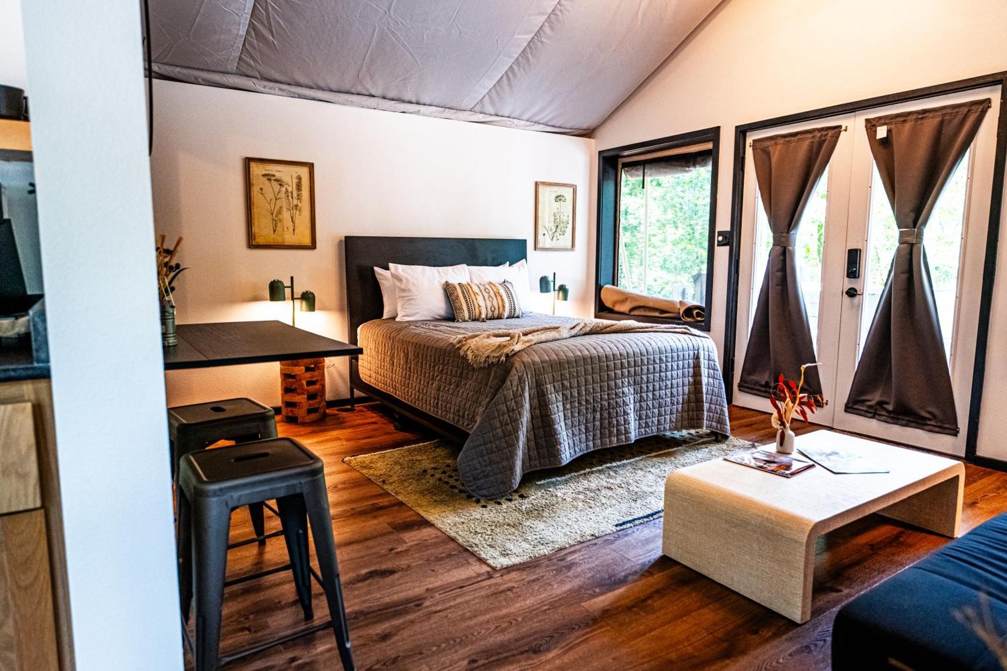 Starlight Haven Hotel *